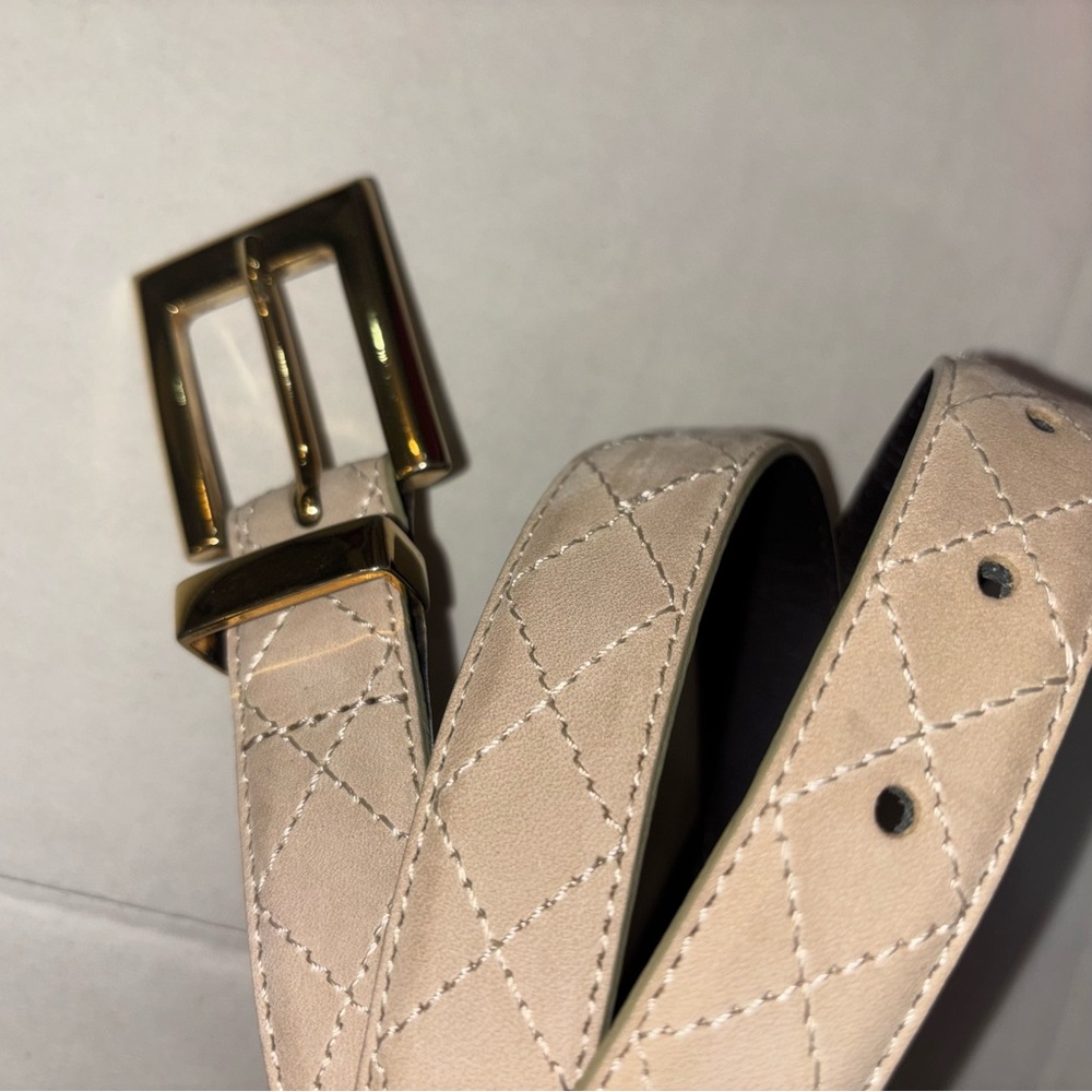 Appleseeds Quilted like  Leather Belt
Vintage Cream
With gold buckle